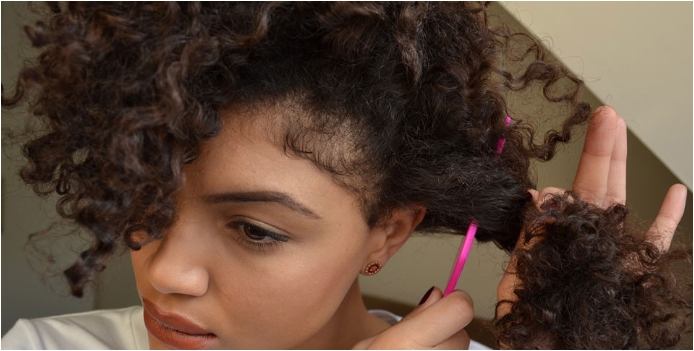 وصفات طبيعية لتنعيم الشعر المجعد