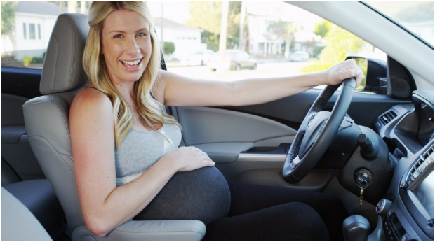 طرق ونصائح هامة عند قيادة السيارة للمراة الحامل