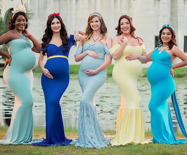 اجمل صور نساء حوامل 2023 ملابس جميلة للحامل ، موديلات ملابس للمرأة الحامل